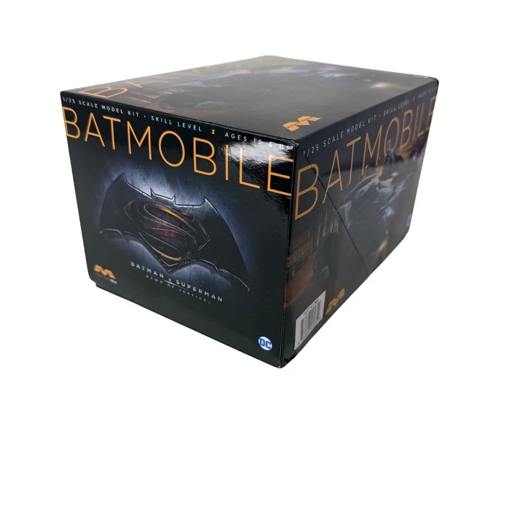 Moebius Models Batman Batmobile Plastic Model Kit 1:25 Scale Skill 3 MOE964 NEW